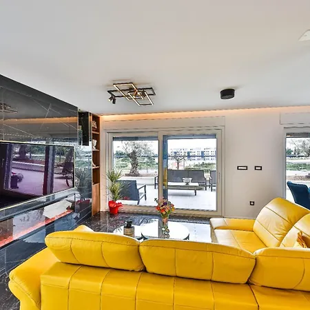 Sky Pool Penthouse With A Huge Heated Private Pool Apartment