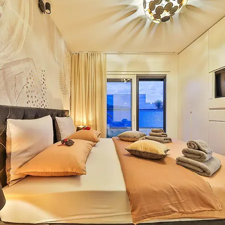 Sky Pool Penthouse With A Huge Heated Private Pool Apartment