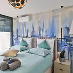 Διαμέρισμα Sky Pool Penthouse With A Huge Heated Private Pool *