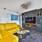 Διαμέρισμα Sky Pool Penthouse With A Huge Heated Private Pool
