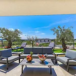 Διαμέρισμα Sky Pool Penthouse With A Huge Heated Private Pool Σπλιτ
