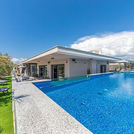 Sky Pool Penthouse With A Huge Heated Private Pool * Σπλιτ