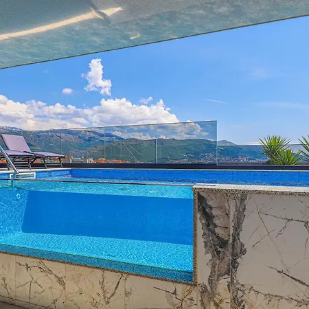 Sky Pool Penthouse With A Huge Heated Private Pool Apartament *