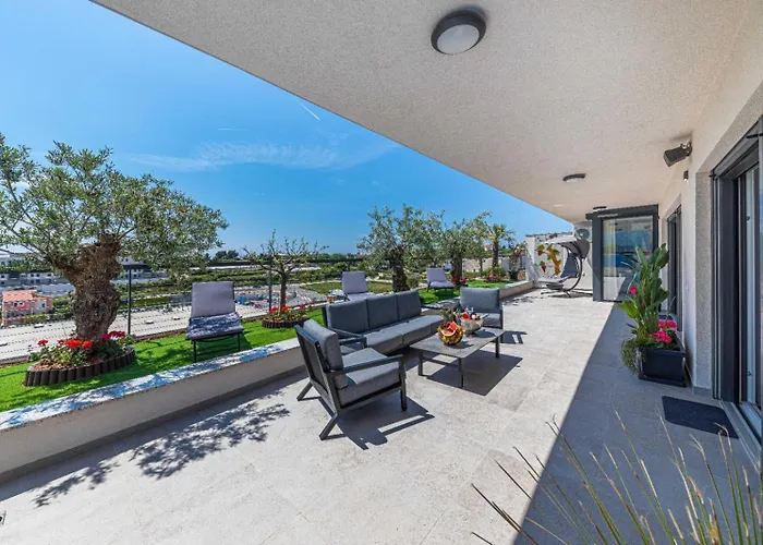 Apartmán Sky Pool Penthouse With A Huge Heated Private Pool